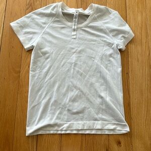 Lululemon Swiftly Tech Short-Sleeve Shirt Size 4 in white
